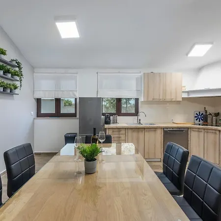 شقة Maria فودنيان